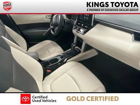 Used 2024 Toyota Corolla Cross XLE AWD/4WD image 11