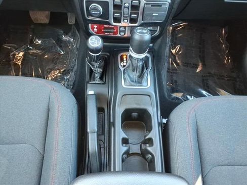 Used 2025 Jeep Wrangler Unlimited Rubicon image 20