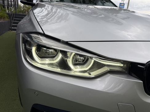Used 2018 BMW 330i Sedan RWD image 9