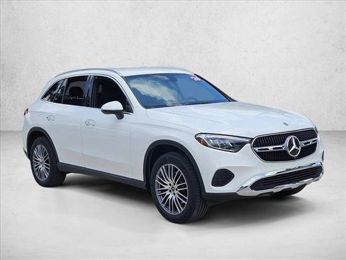 Used 2026 Mercedes-Benz GLC 300 image 3