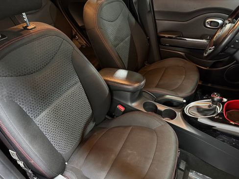 Used 2019 Kia Soul + image 40