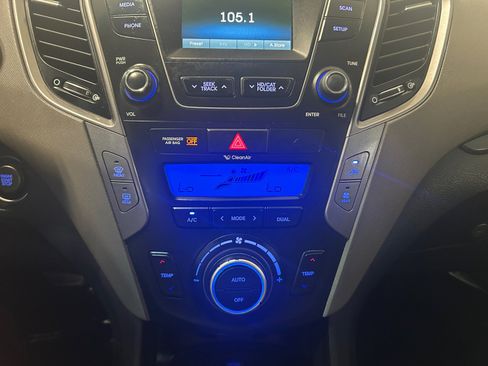 Used 2014 Hyundai Santa Fe Limited FWD image 17