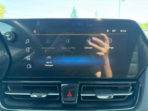 Used 2024 Chevrolet TrailBlazer RS w/ Convenience Package AWD/4WD image 17