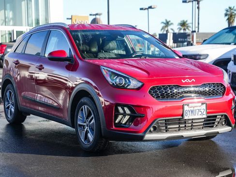 Used 2022 Kia Niro LXS image 3