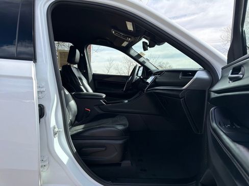 Used 2023 Jeep Grand Cherokee L Altitude image 34