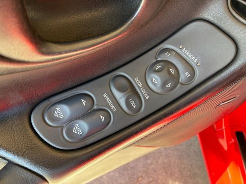 Used 1999 Chevrolet Corvette Coupe image 9