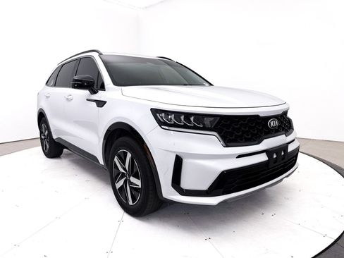 Used 2021 Kia Sorento S FWD image 11