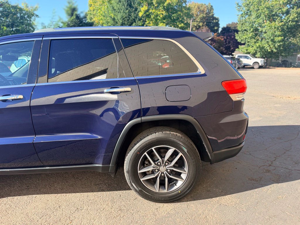 Used 2018 Jeep Grand Cherokee Limited AWD/4WD image 9