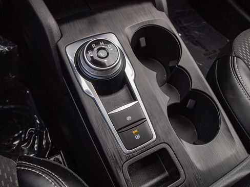 Used 2025 Ford Escape SE FWD image 19