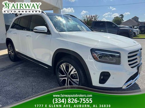 Used 2025 Mercedes-Benz GLB 250 image 4