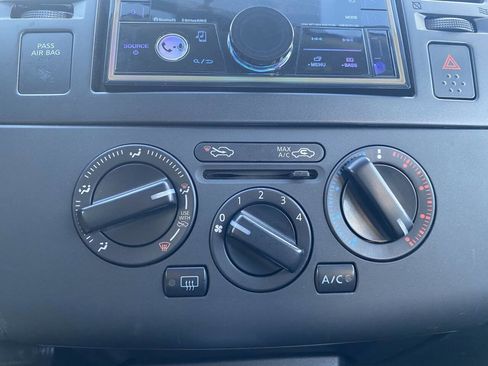 Used 2010 Nissan Versa Sedan image 27