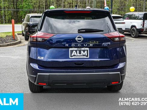 Used 2025 Nissan Rogue SV image 11