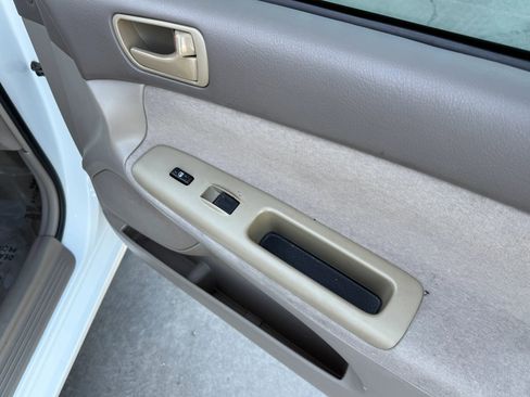 Used 2002 Toyota Camry LE image 16