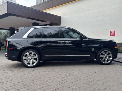 Used 2023 Rolls-Royce Cullinan image 5