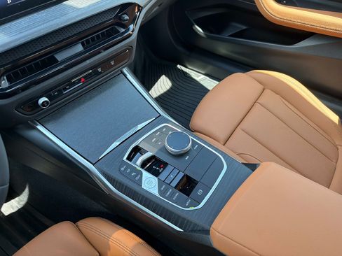 Used 2025 BMW 230i Coupe w/ Premium Package RWD image 35