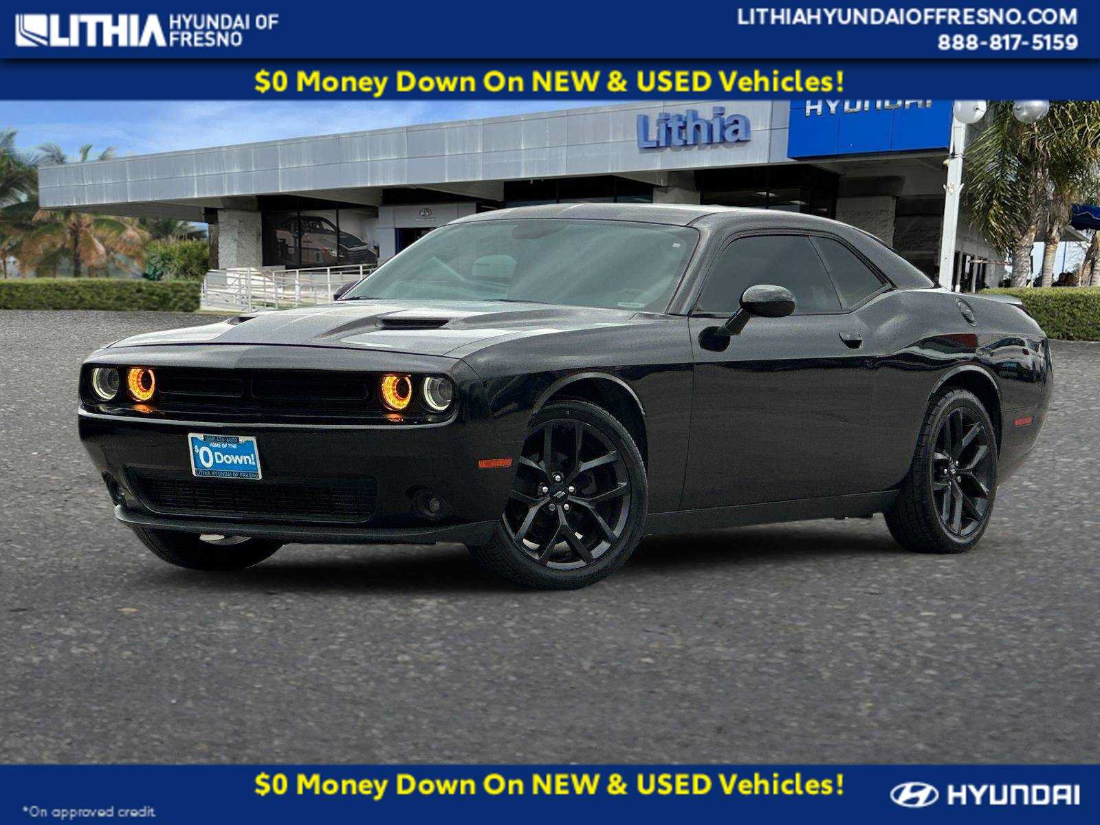 Used 2019 Dodge Challenger SXT w/ Blacktop Package RWD image 1