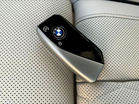 Used 2026 BMW X7 xDrive40i image 14