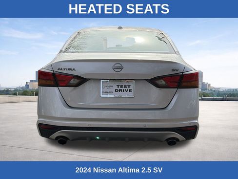 Used 2024 Nissan Altima 2.5 SV w/ SV Premium Package image 4