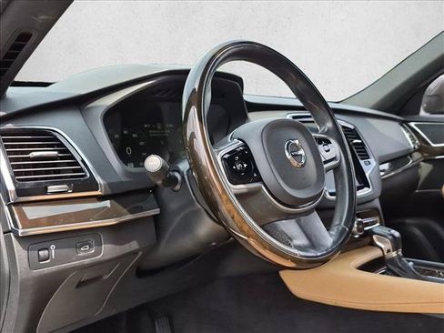 Used 2018 Volvo XC90 T6 Momentum w/ Convenience Package AWD/4WD image 9