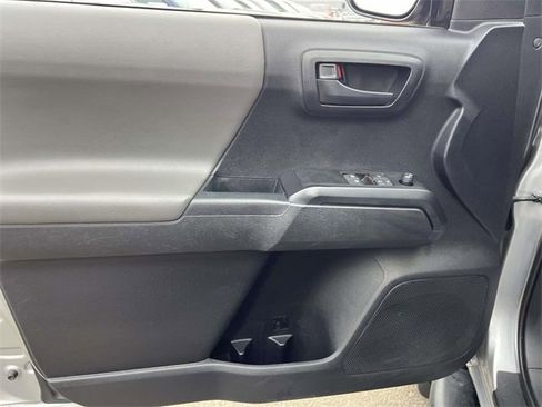 Used 2020 Toyota Tacoma SR image 18