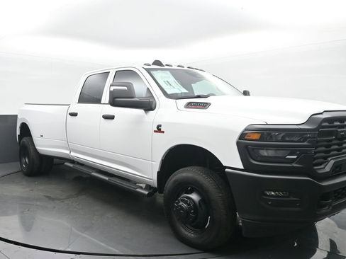 New 2026 RAM 3500 Tradesman AWD/4WD image 6