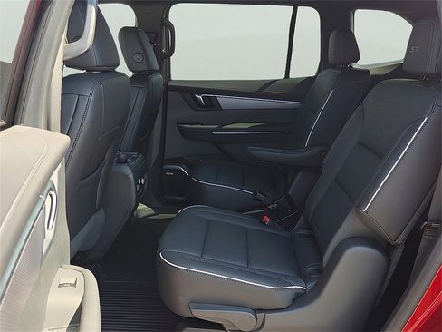 New 2026 Buick Enclave Sport Touring w/ LPO, Floor Liner Package image 9