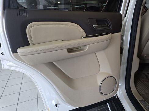 Used 2013 GMC Yukon Denali AWD/4WD image 10
