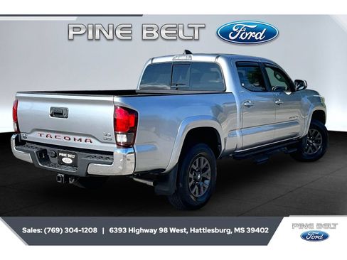 Used 2023 Toyota Tacoma SR5 RWD image 11
