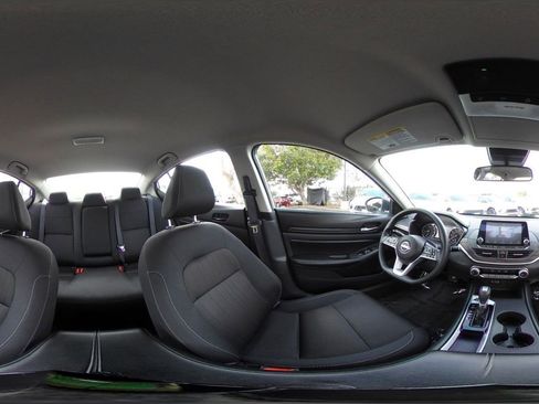 Used 2025 Nissan Altima 2.5 SV image 43