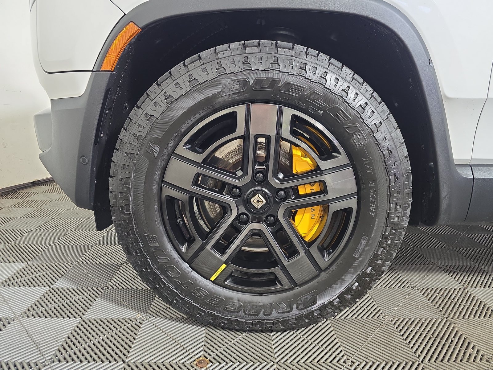 Used 2023 Rivian R1T Adventure Quad AWD/4WD image 9
