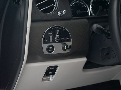 Used 2019 Rolls-Royce Cullinan AWD/4WD image 35