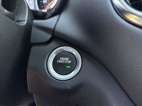 Used 2024 Chevrolet Equinox LT image 27