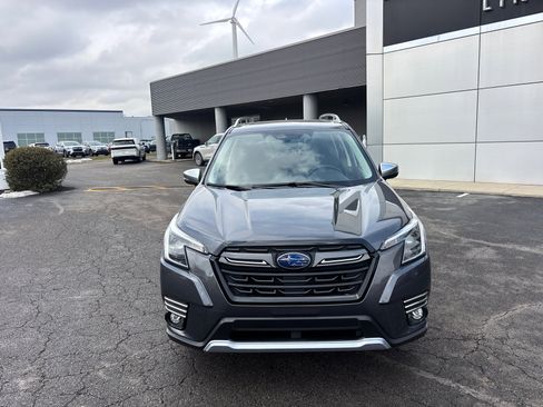 Used 2022 Subaru Forester Touring image 2