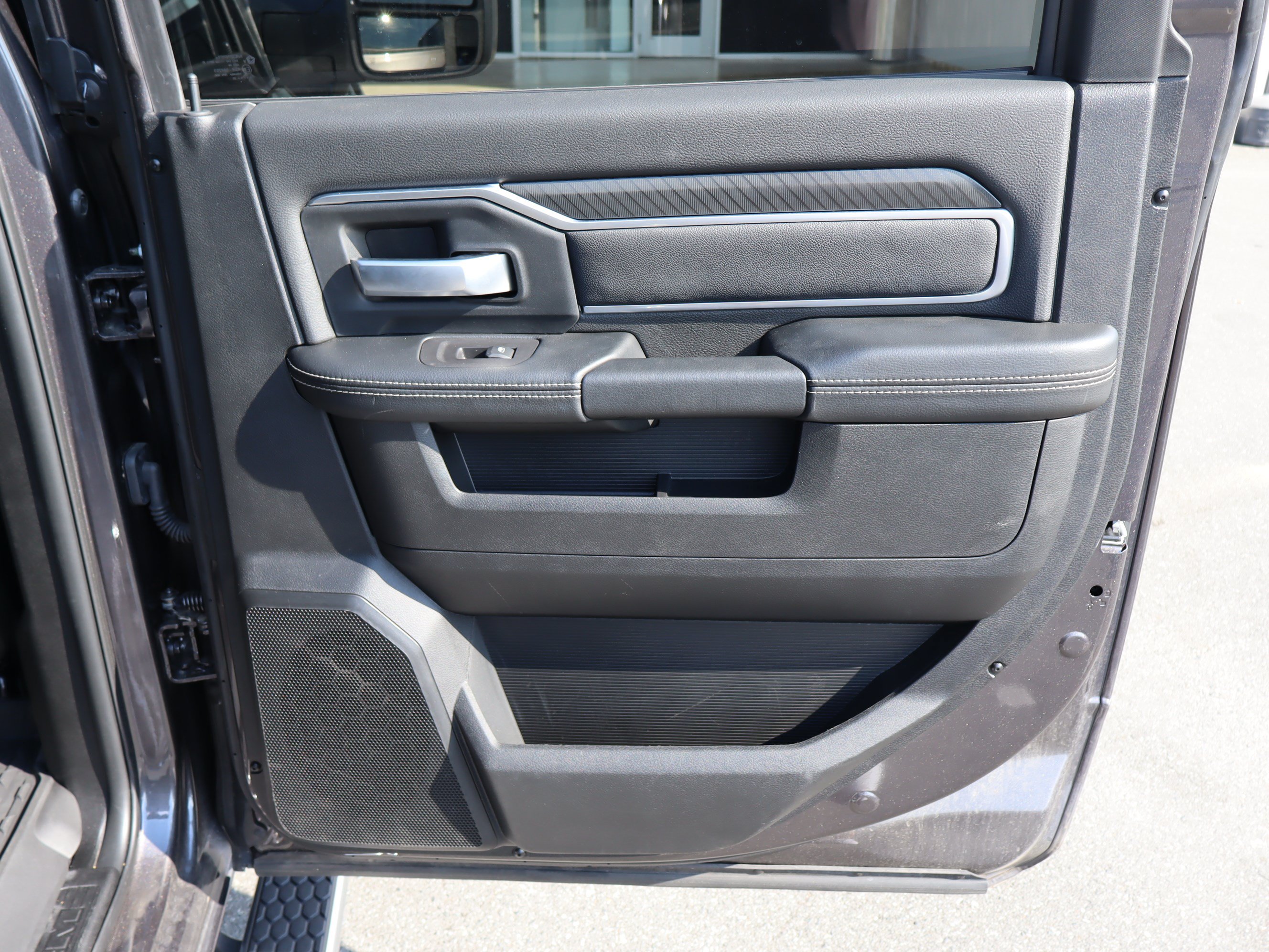 Used 2025 RAM 3500 Big Horn AWD/4WD image 34