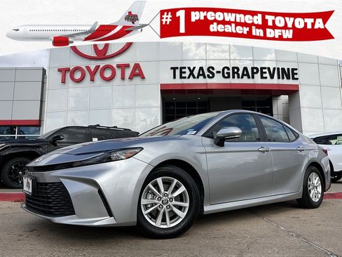 Used 2025 Toyota Camry LE image 1