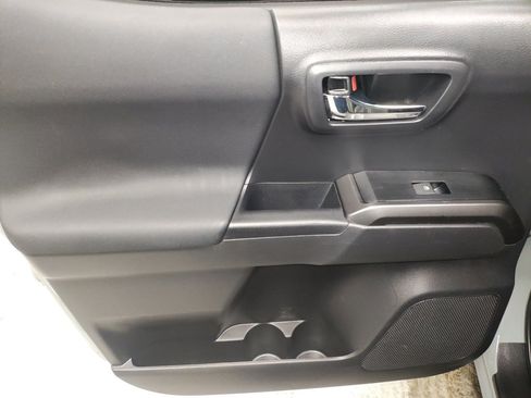 Used 2022 Toyota Tacoma TRD Sport image 26