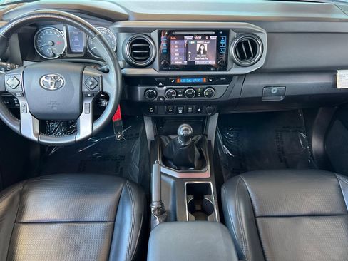 Certified 2019 Toyota Tacoma TRD Sport w/ TRD Premium Sport Package AWD/4WD image 17