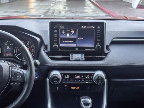 Used 2021 Toyota RAV4 XLE Premium AWD/4WD image 16