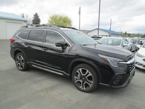 Used 2023 Subaru Ascent Limited image 1