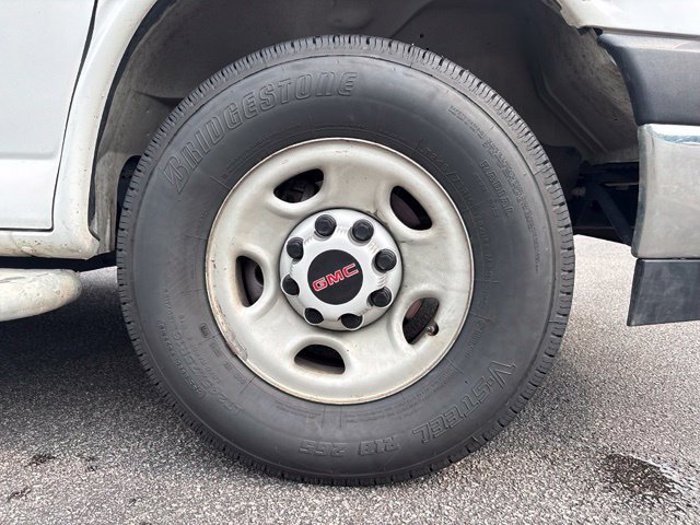 Used 2025 GMC Savana 2500 w/ Driver Convenience Package RWD image 21