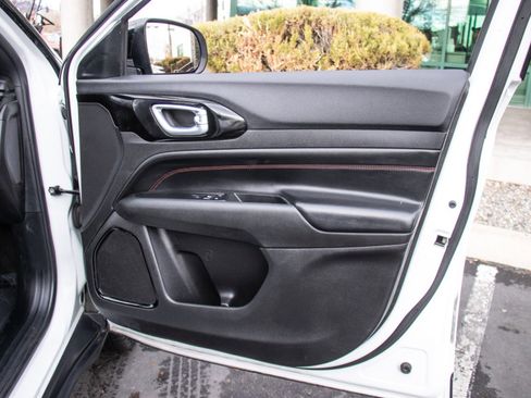 Used 2023 Jeep Compass Trailhawk image 20