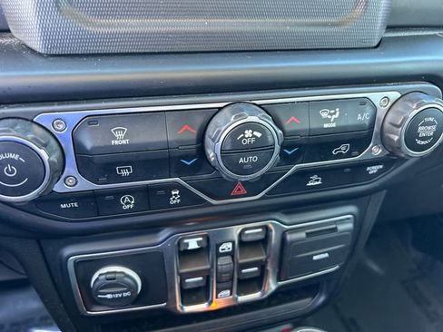 Used 2021 Jeep Wrangler Unlimited Sport image 25
