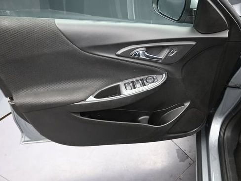 Used 2025 Chevrolet Malibu LT FWD image 16