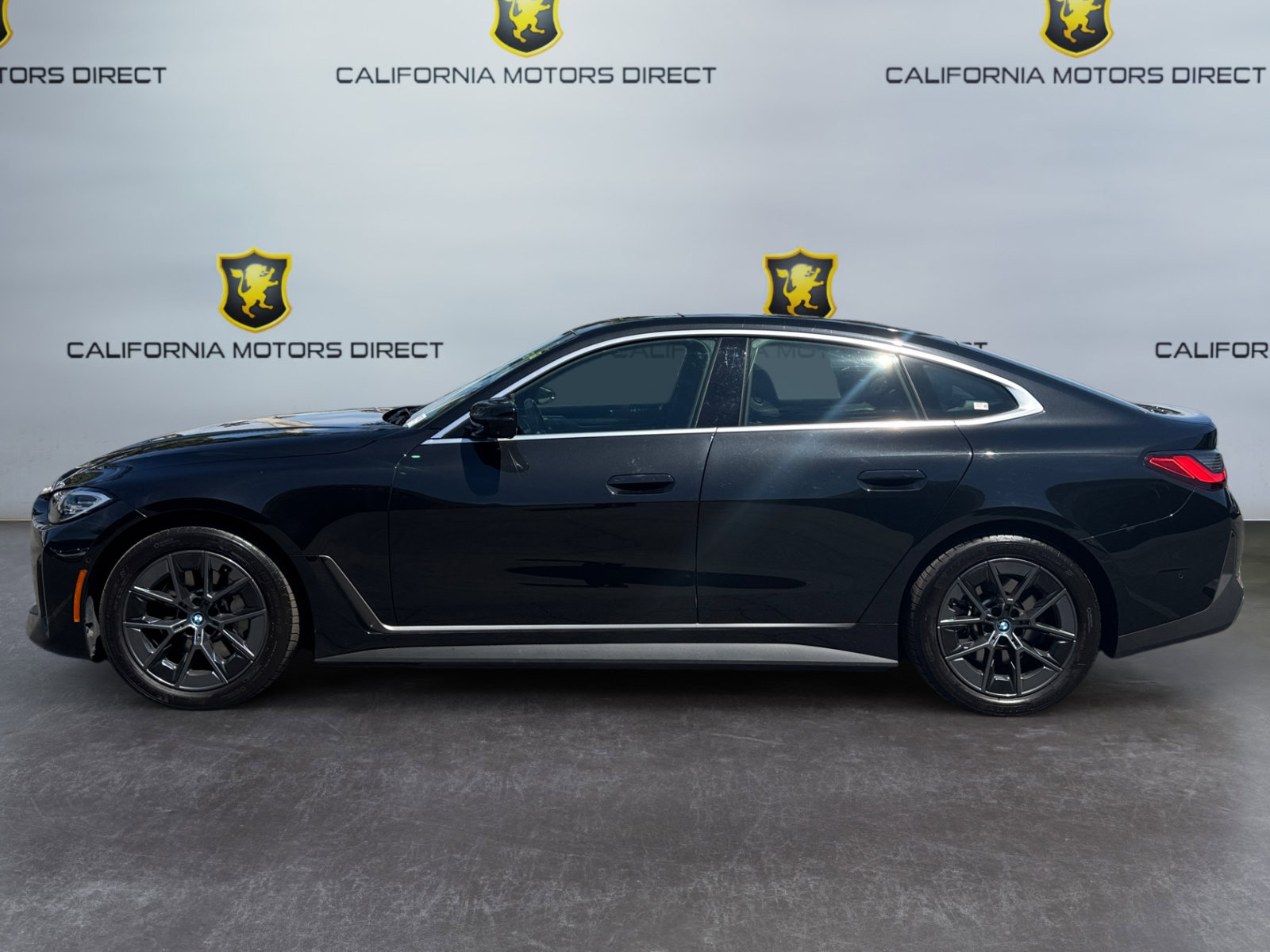 Used 2023 BMW i4 eDrive35 RWD image 2