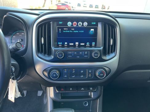 Used 2018 Chevrolet Colorado LT w/ Safety Package image 16