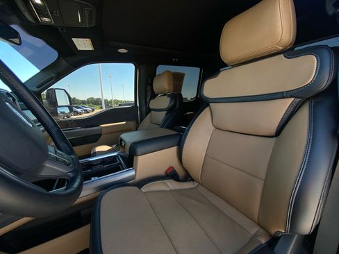 Used 2024 Ford F350 Lariat w/ Lariat Ultimate Package AWD/4WD image 9