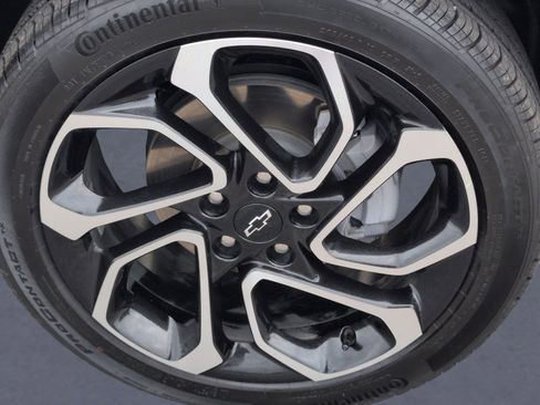 Used 2025 Chevrolet Trax RS w/ Driver Confidence Package FWD image 36