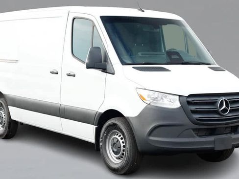New 2025 Mercedes-Benz Sprinter 2500 image 3