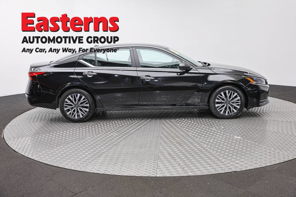Used 2025 Nissan Altima 2.5 SV FWD image 6