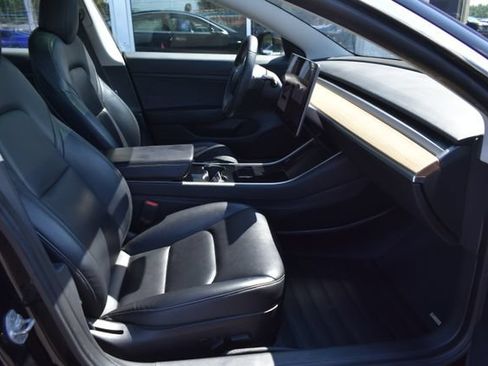 Used 2020 Tesla Model 3 Standard Range RWD image 33